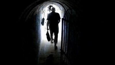 דיווח: סינוואר יוצא מהמנהרות - ומבקר מחבלי חמאס מעל פני השטח