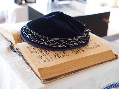 נתונים עגומים בערב יום השואה: חשש לעתיד החיים היהודיים במערב