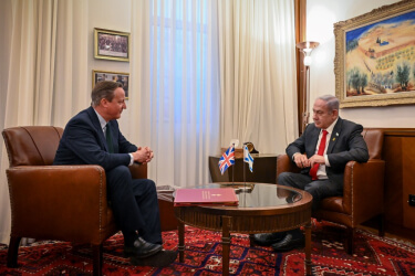 בריטניה שוקלת: אמברגו נשק על ישראל - אם תפלוש לרפיח