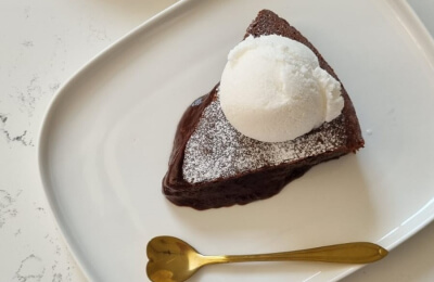טעימה וקלה להכנה: מתכון לעוגת שוקולד סופלה כשרה לפסח