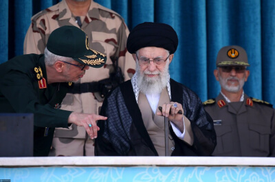 האם המנהיג האיראני על סף מוות? המומחית מתייחסת לתקיפה