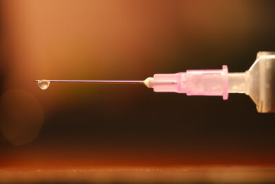 החיסון לקורונה של אסטרהזניקה יוצא משימוש בעולם